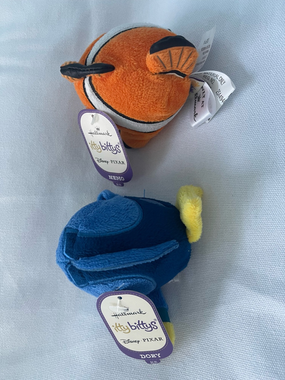 Hallmark Itty Bitty Nemo & Dory - Picture 2 of 2